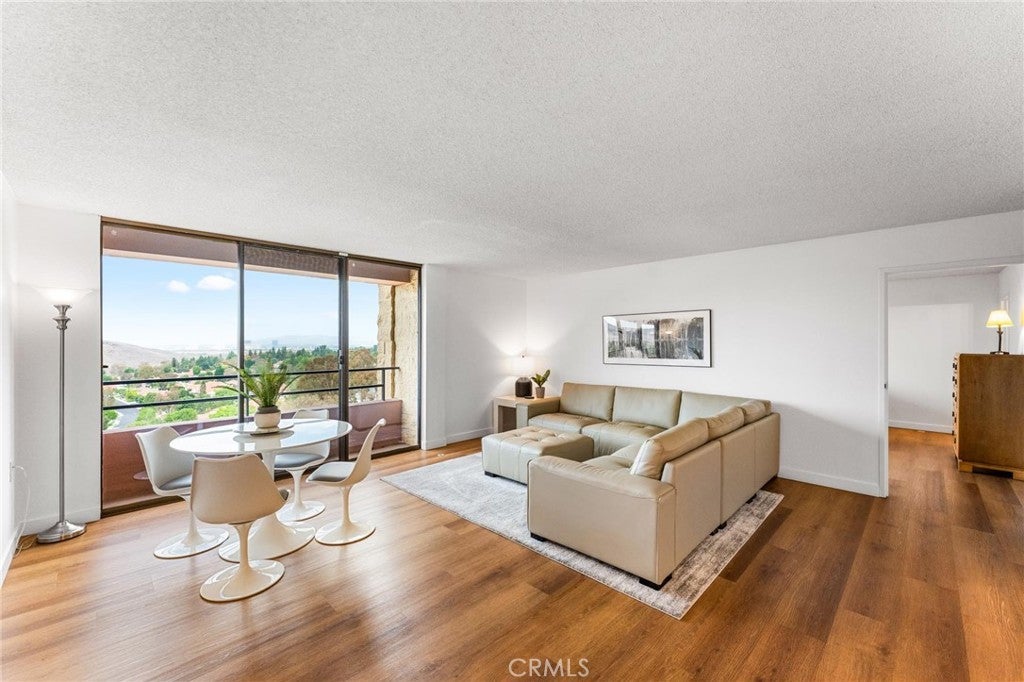 Photo of Listing #OC25234318