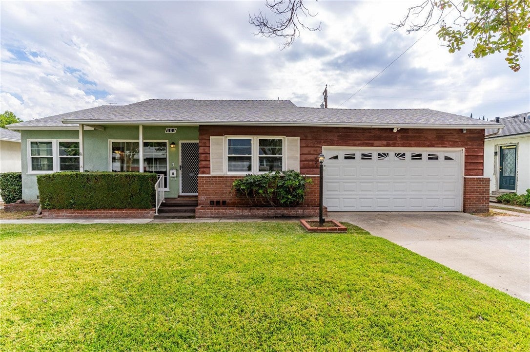 Photo of Listing #IV25238318