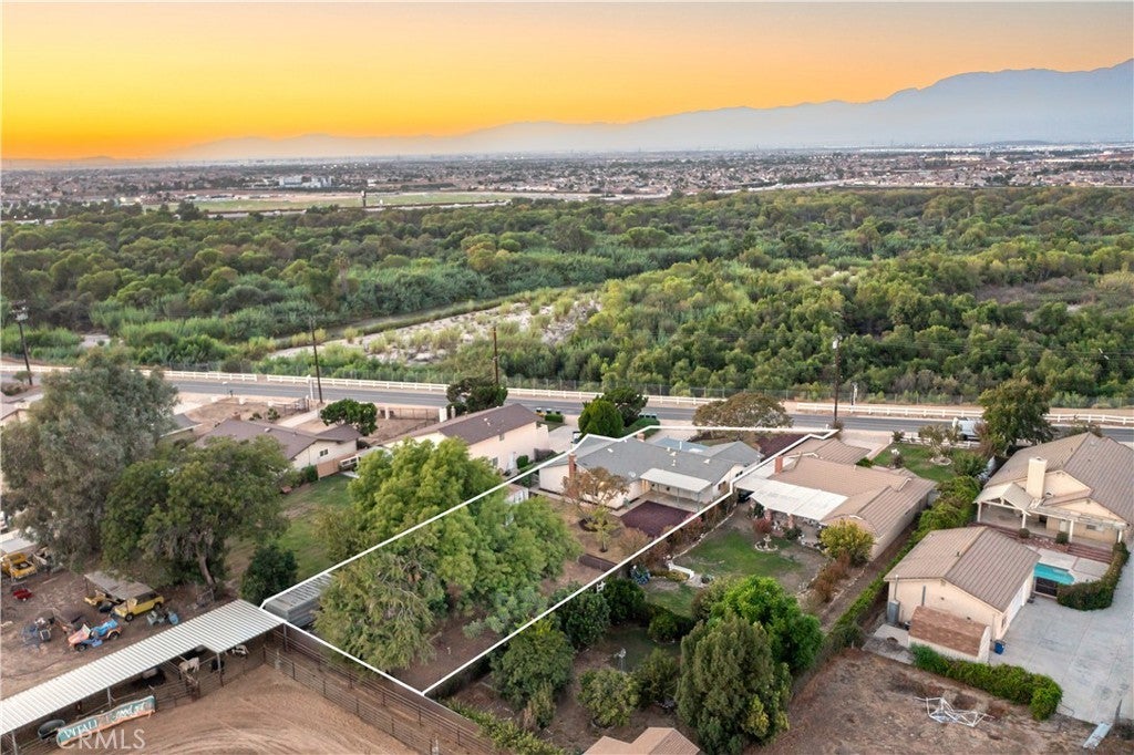 Photo of Listing #IV25198103