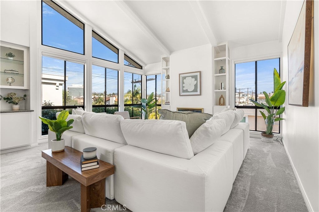 Photo of Listing #SB25237803