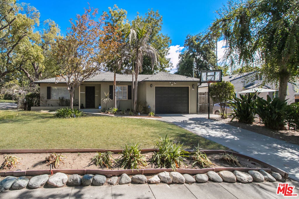 Photo of Listing #25605141