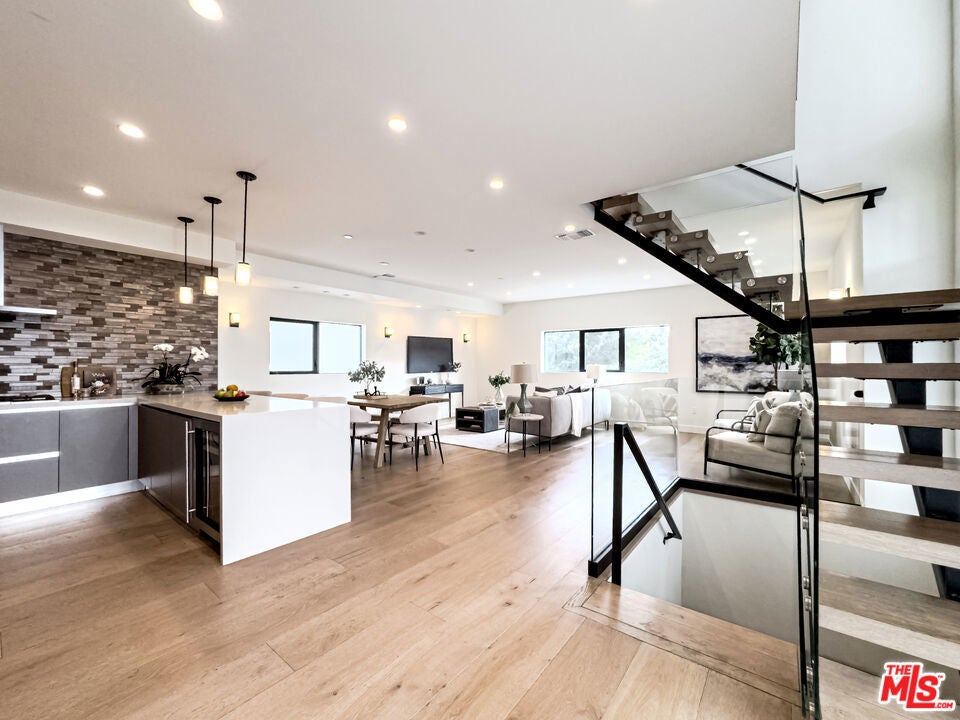 Photo of Listing #25605941