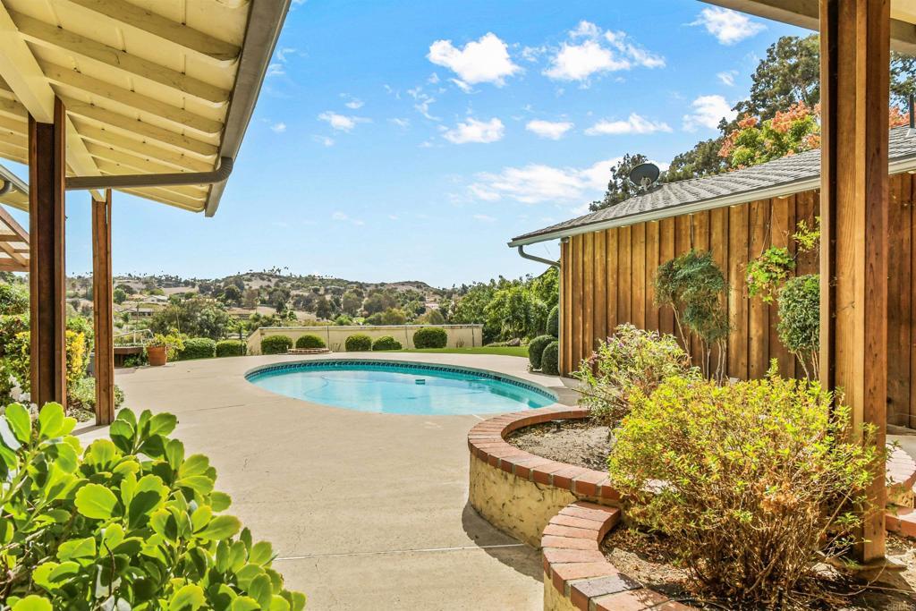 Photo of Listing #PTP2507817