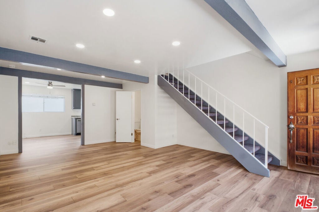 Photo of Listing #25604245