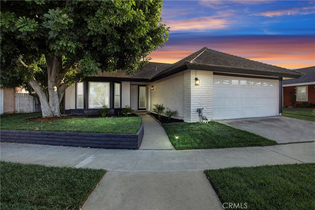 Photo of Listing #PW25239398