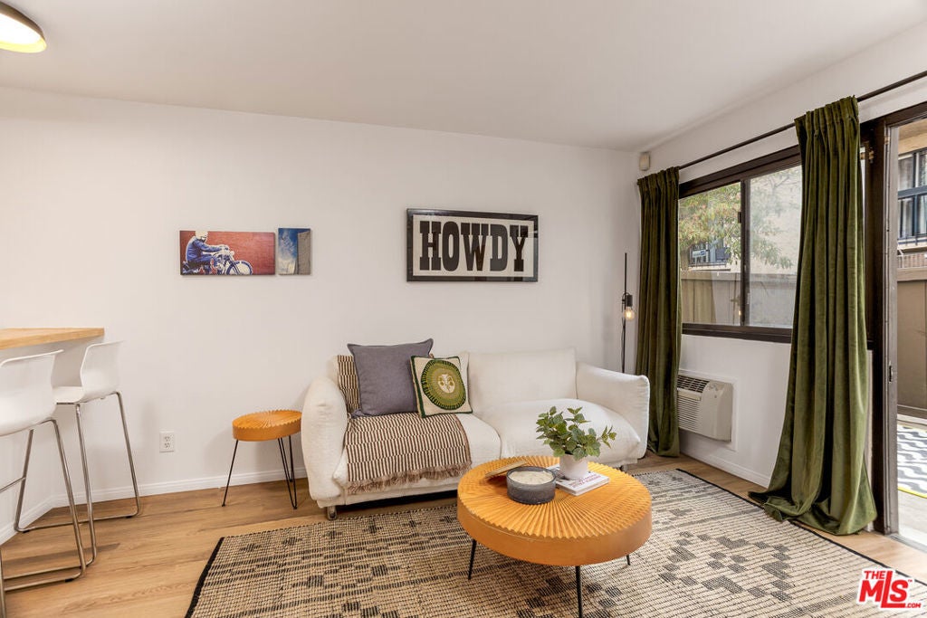 Photo of Listing #25606571