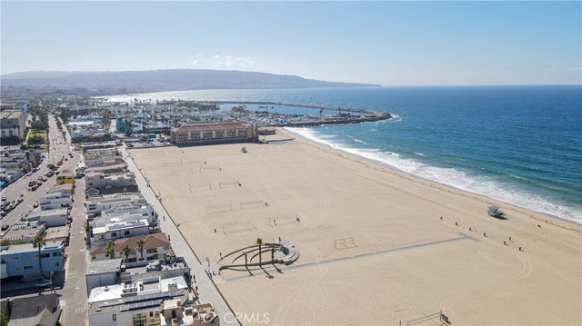 320 Hermosa Avenue 102, Hermosa Beach.