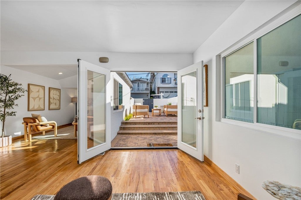 Photo of Listing #SB25240654