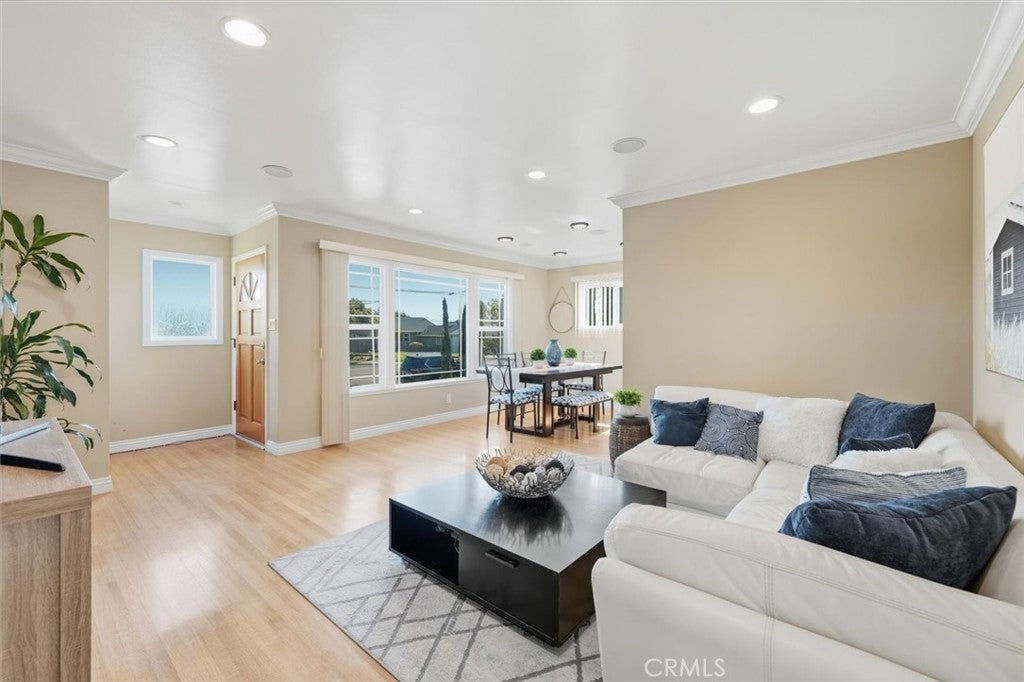 Photo of Listing #SB25239931