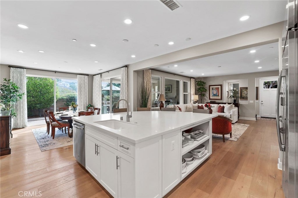 Photo of Listing #OC25238597