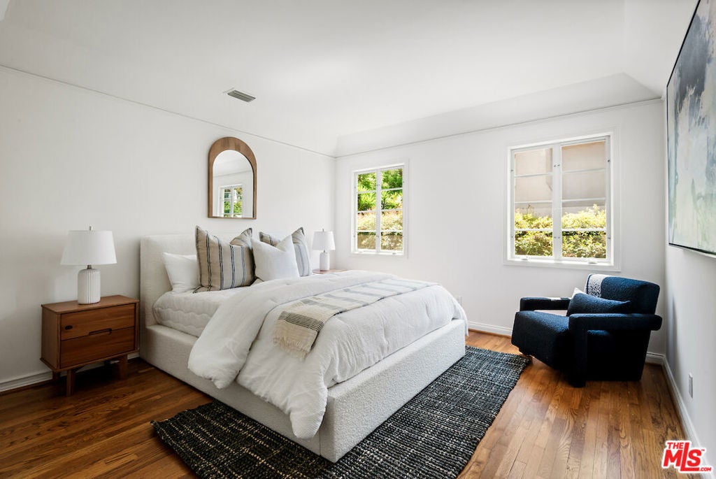 Photo of Listing #25604535