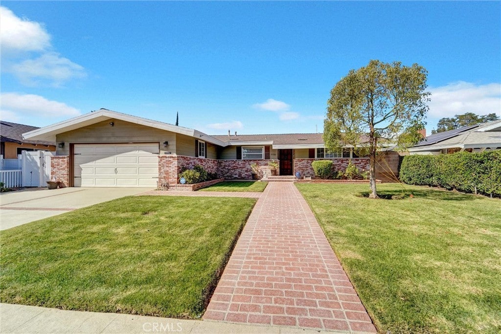 Photo of Listing #SR25240152