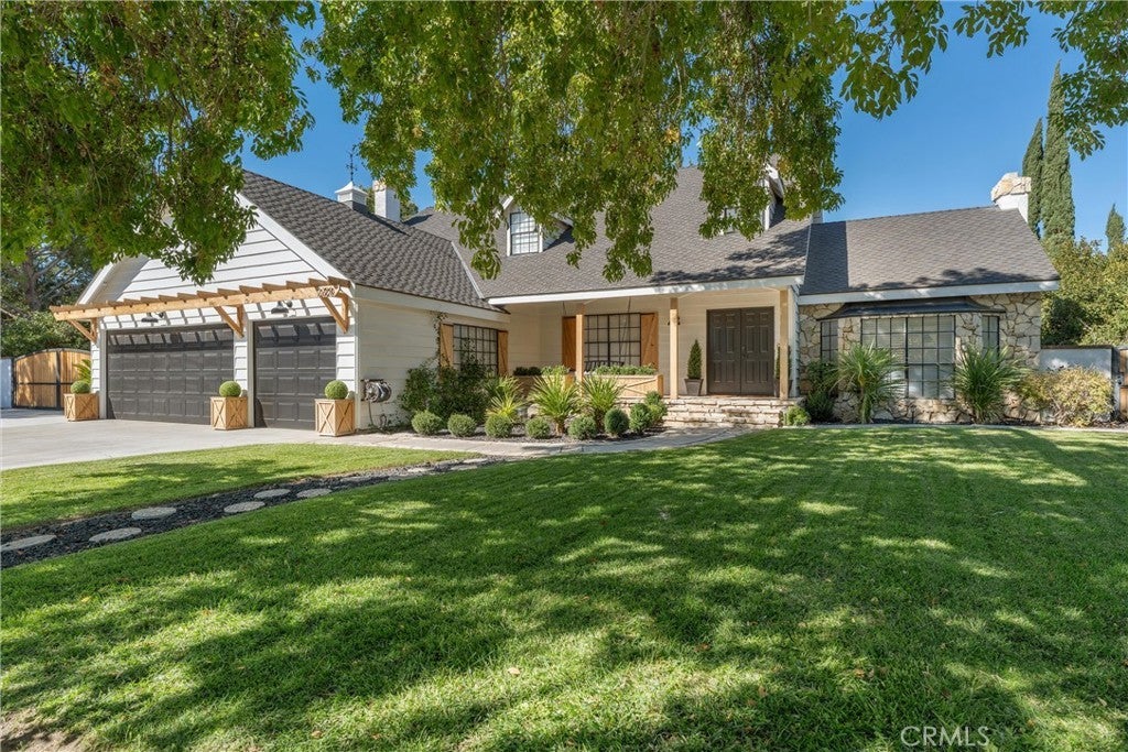 Photo of Listing #SR25241176