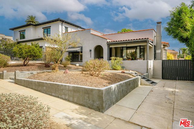 2022 N Catalina Street, Los Angeles