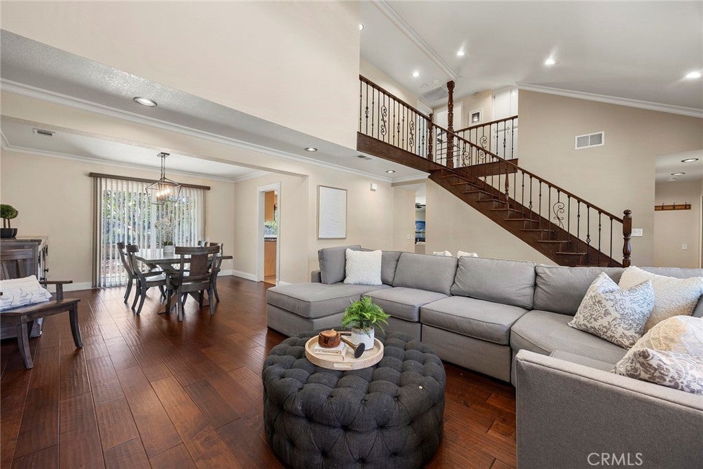 Photo of Listing #PW25238826