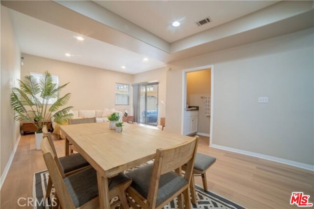 Photo of Listing #25607469