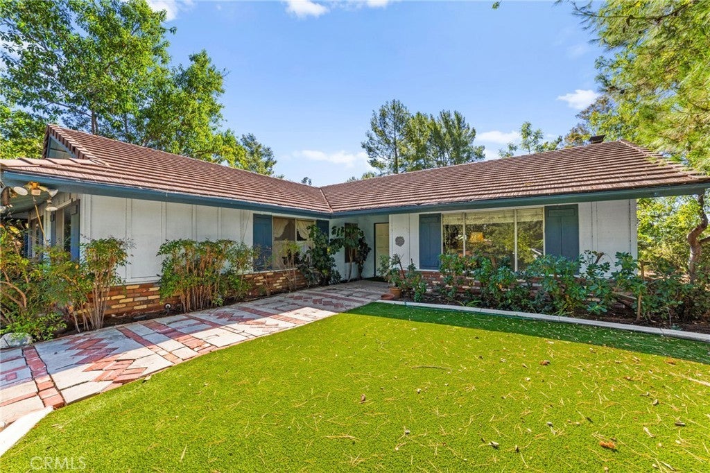 Photo of Listing #IV25241413