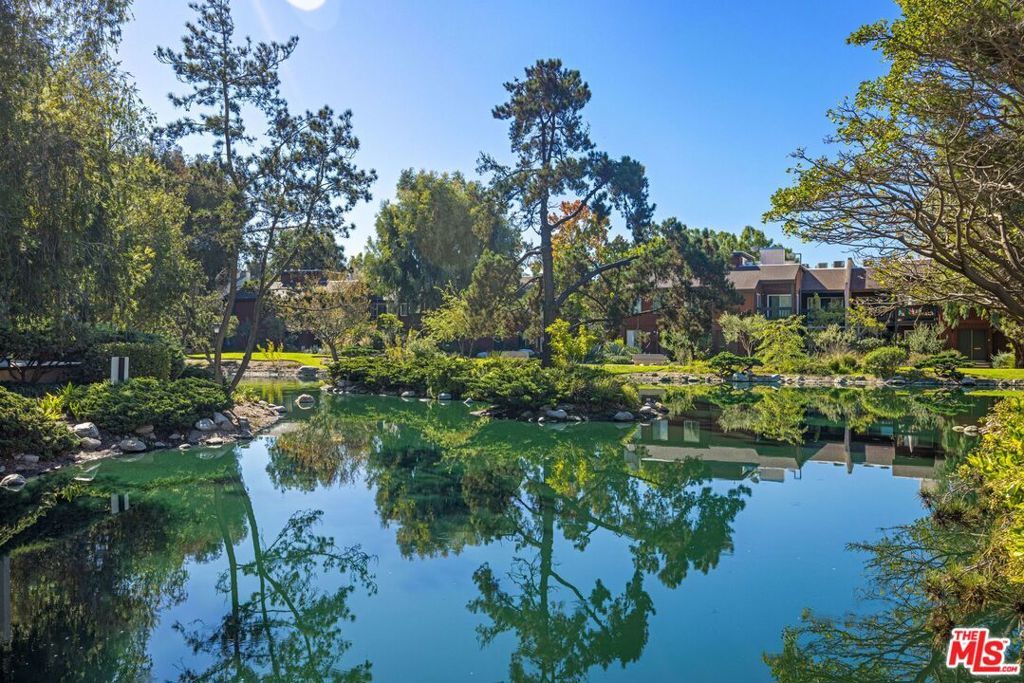 Photo of Listing #25607681