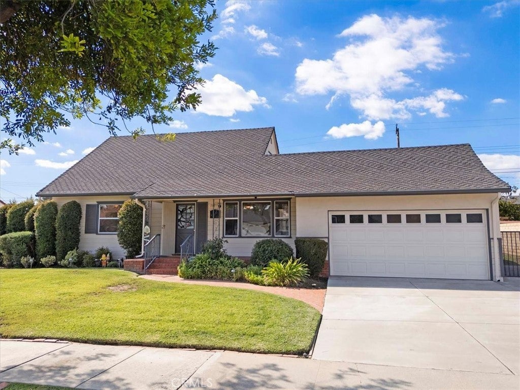 Photo of Listing #CV25242192