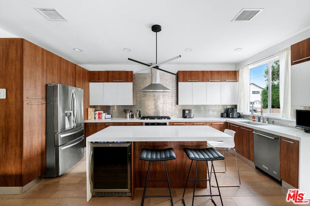 Photo of Listing #25607771