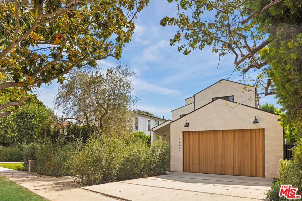 Photo of Listing #25607837