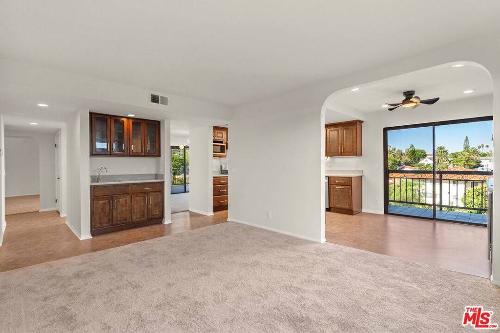 Photo of Listing #25607897