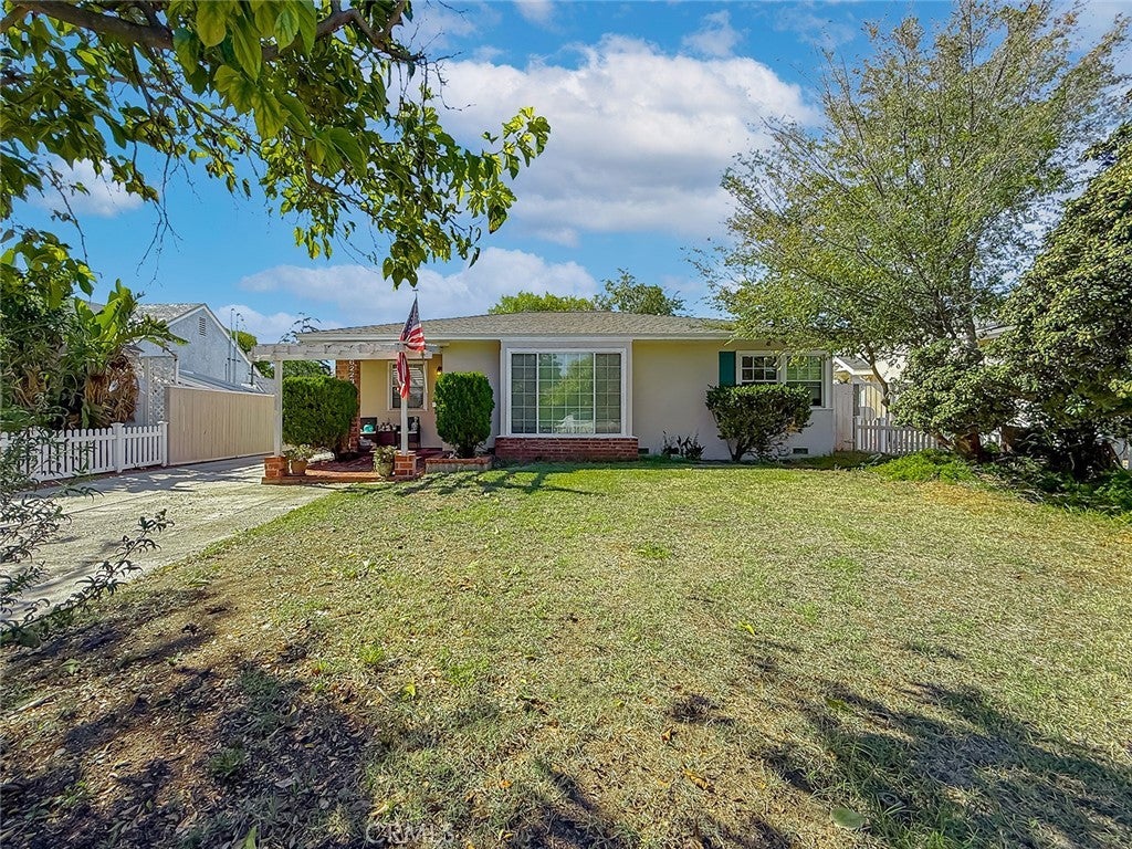 Photo of Listing #SR25242455