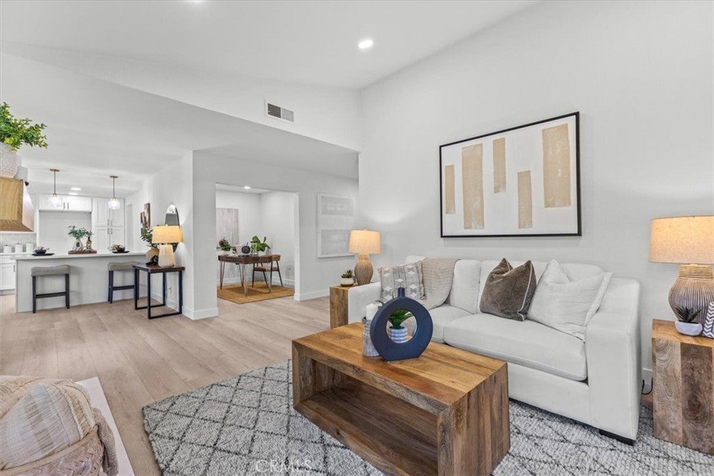 Photo of Listing #OC25241348