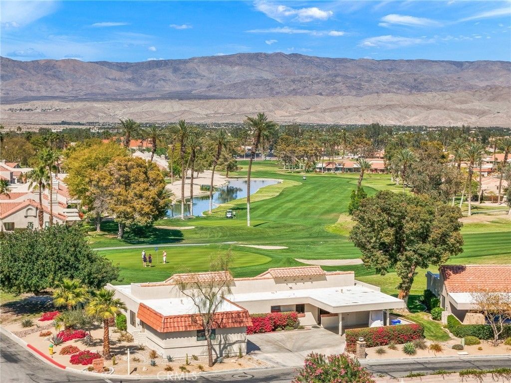 77050 Pauma Valley Way, Palm Desert