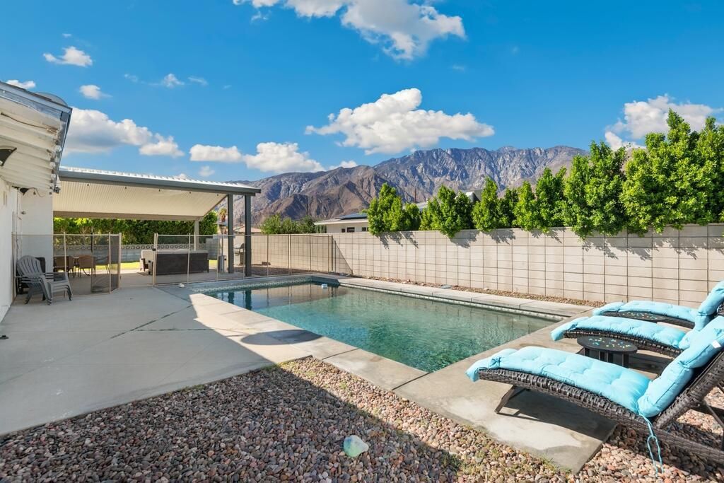 490 W Palm Vista Drive, Palm Springs