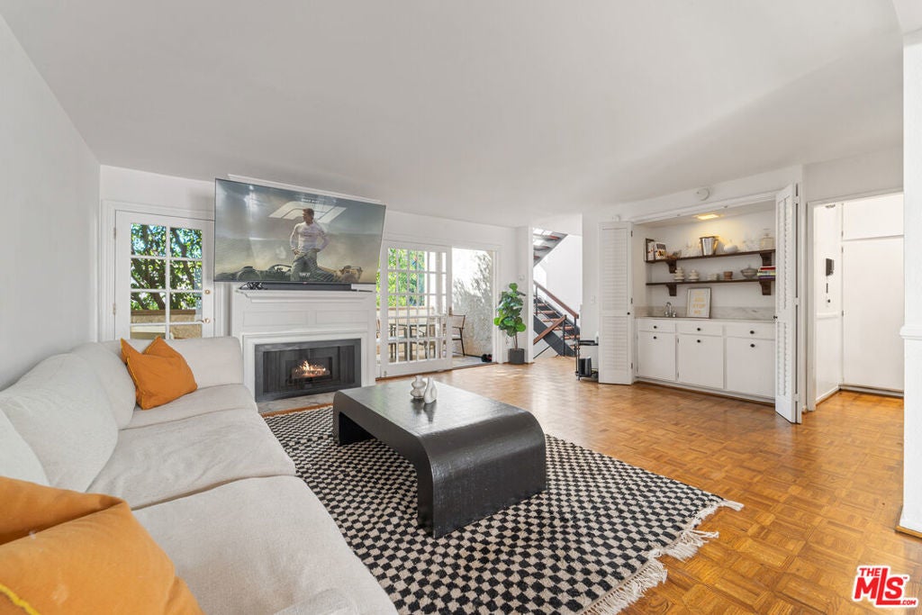 Photo of Listing #25608271