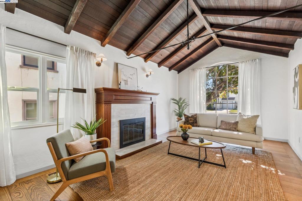 Photo of Listing #41115314