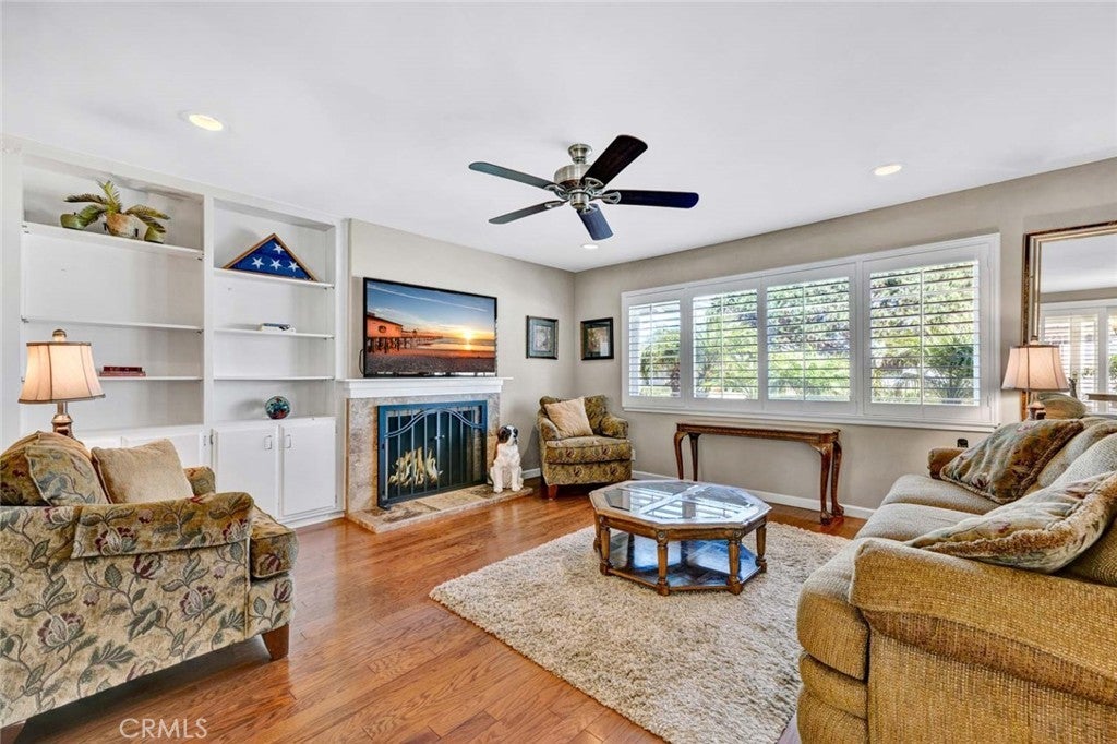 Photo of Listing #OC25243409