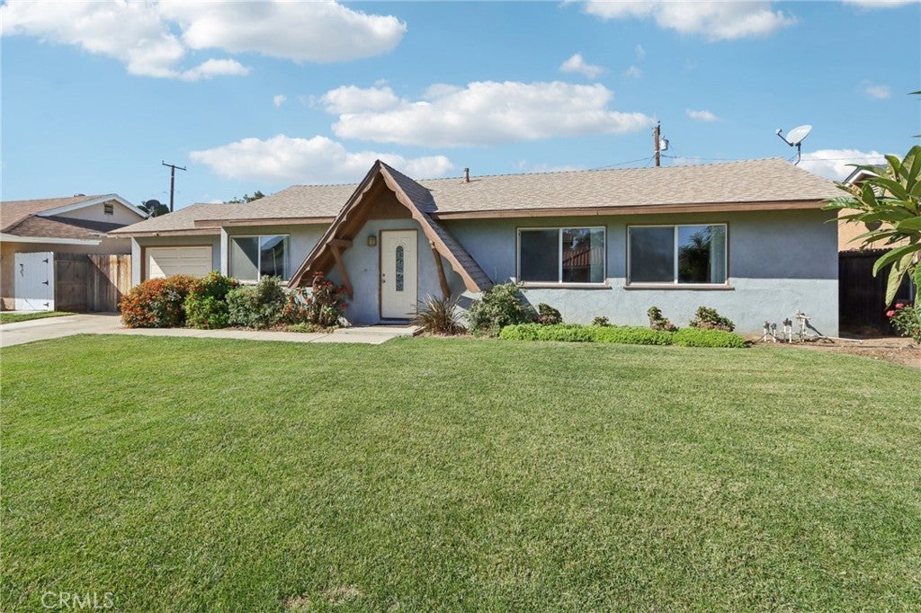 Photo of Listing #IV25243863