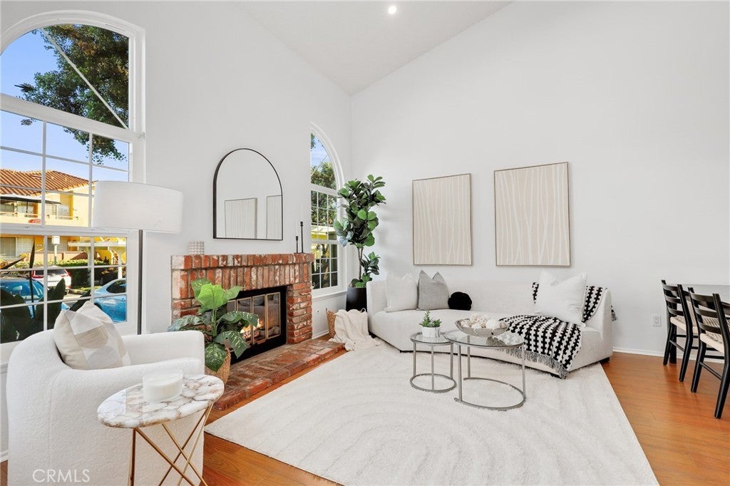 Photo of Listing #OC25243087