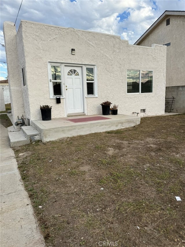 11864 Gale Avenue, Hawthorne.