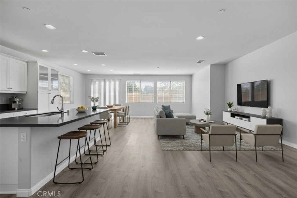 Photo of Listing #IG25240252