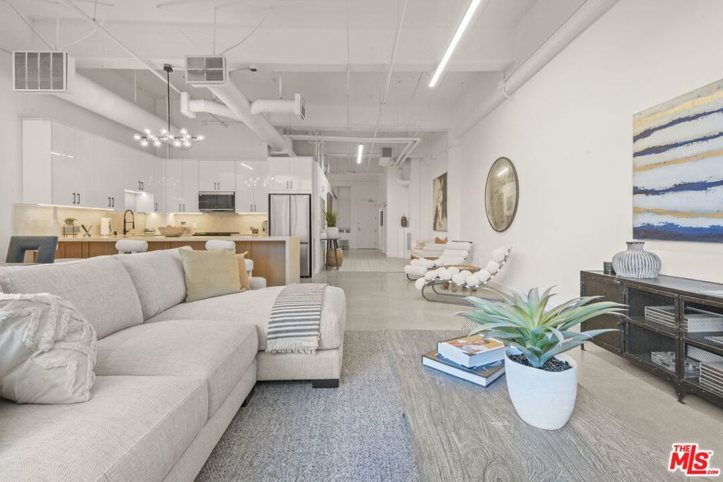 Photo of Listing #25608031