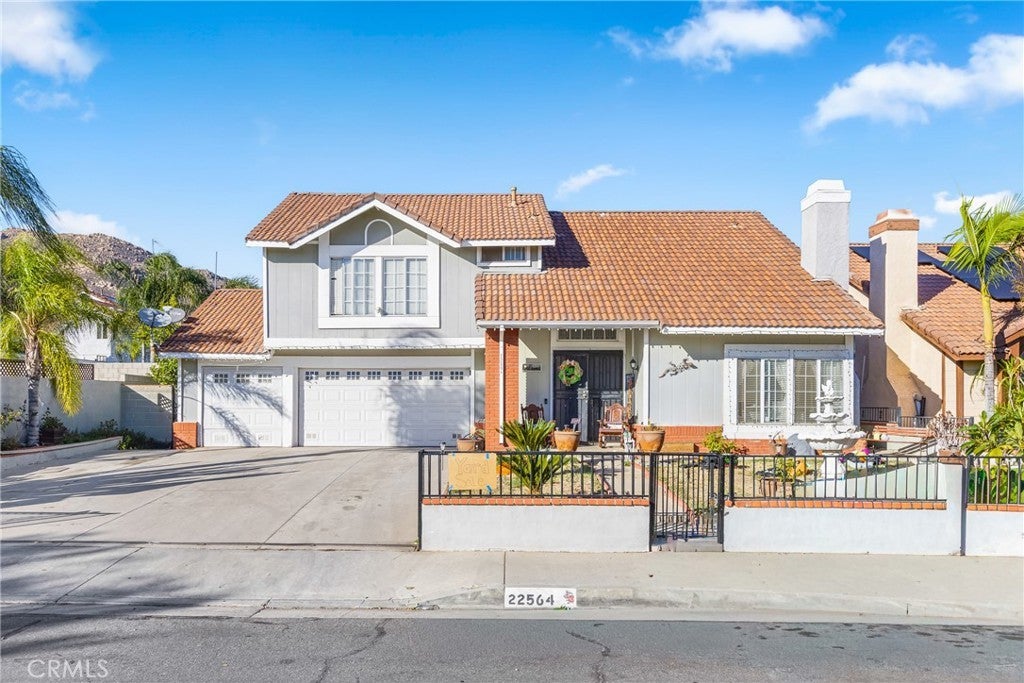 Photo of Listing #IV25244380