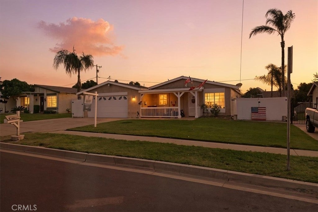 Photo of Listing #IV25244367