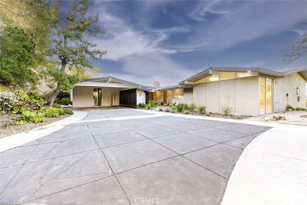 Photo of Listing #SR25243669