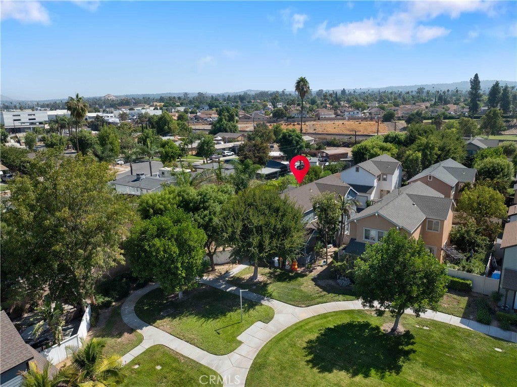 Photo of Listing #IV25233577