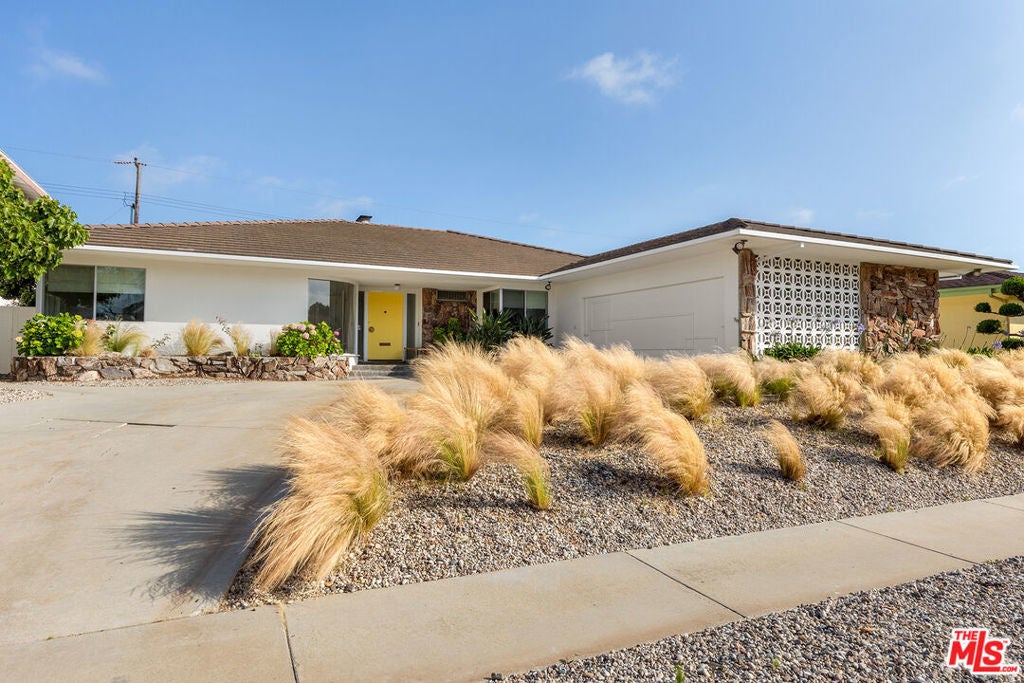 Photo of Listing #25608971