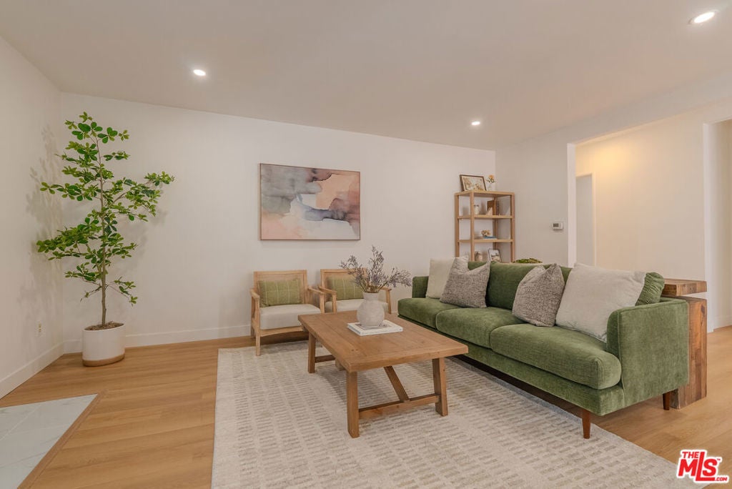 Photo of Listing #25604977