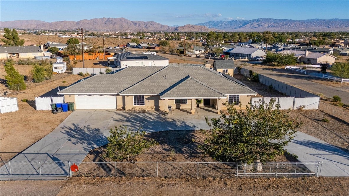 Photo of Listing #IV25244799