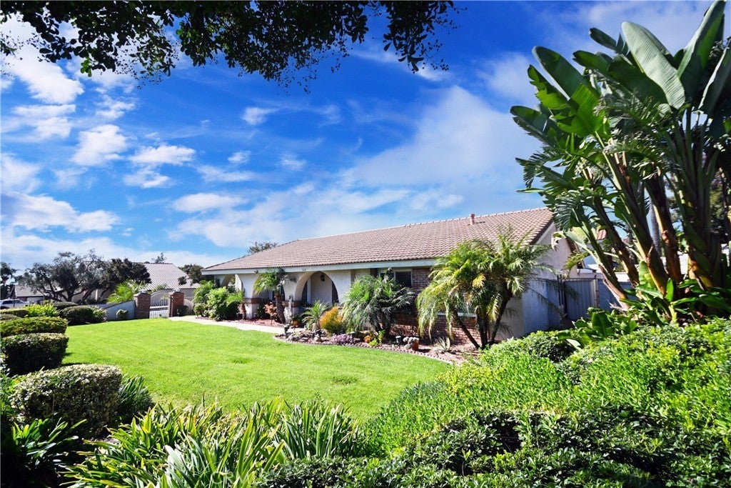 Photo of Listing #IV25245175