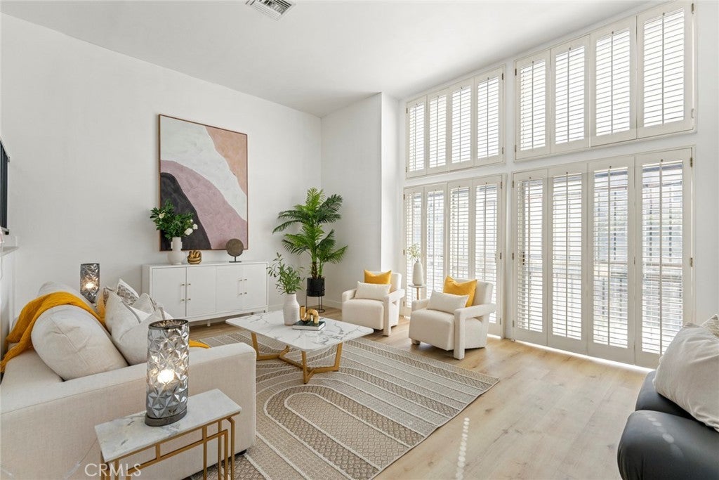 Photo of Listing #CV25245053