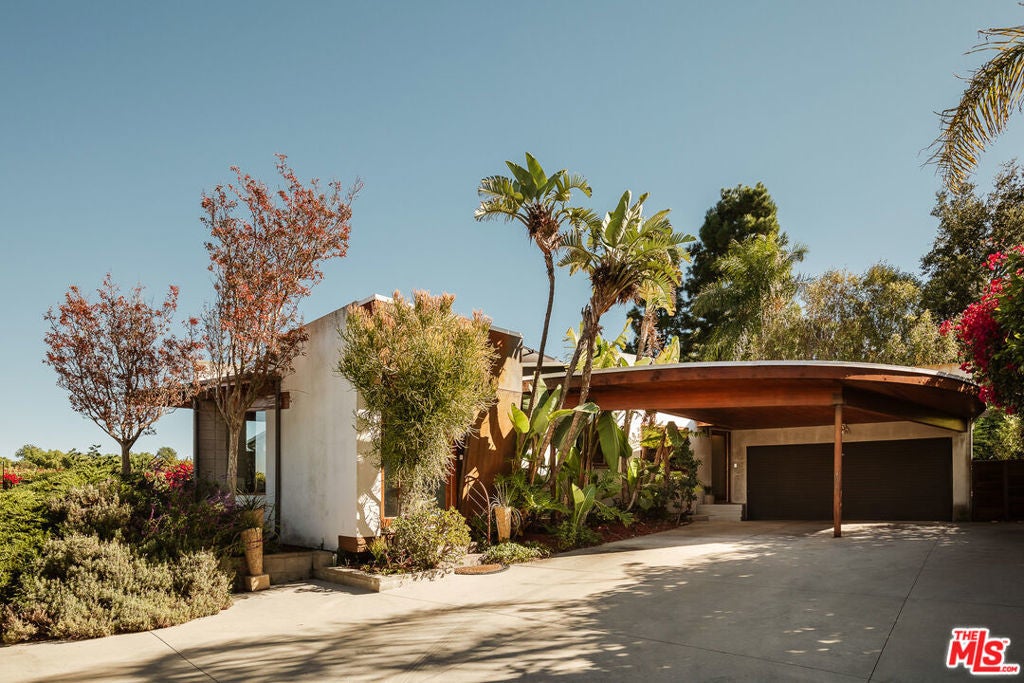 Photo of Listing #25608917