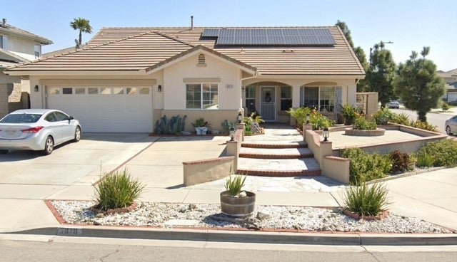 Photo of Listing #IV25245406