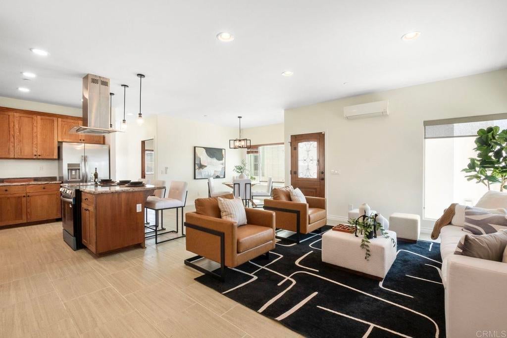 Photo of Listing #PTP2508018